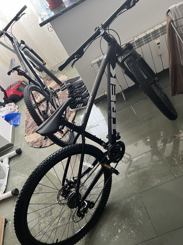 Trek Marlin 4 L Matte Black