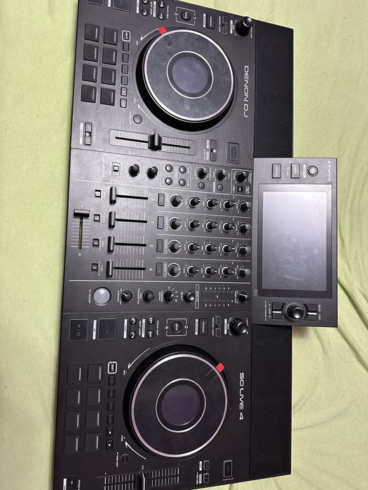 Диджейски пулт Denon SC Live 4