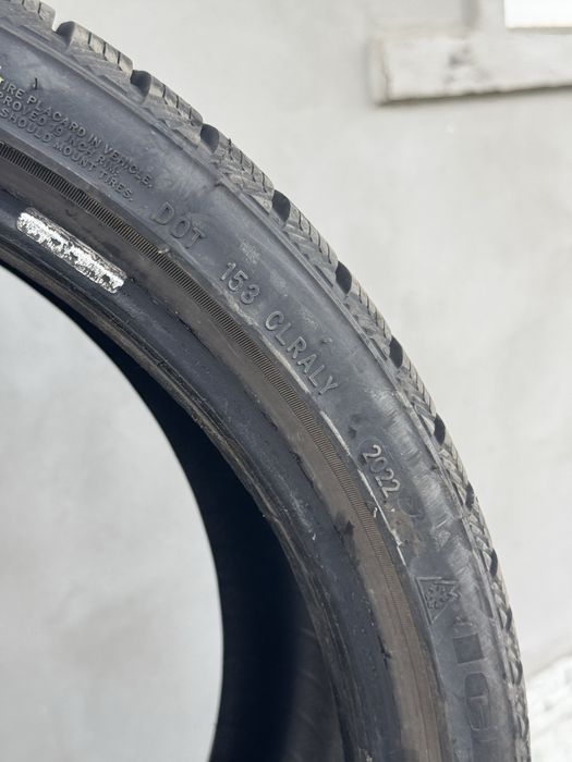 235/35 R19 Sailun Iarna