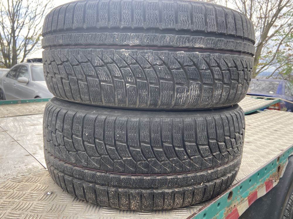 2 броя зимни гуми 225/40/19 Nokian