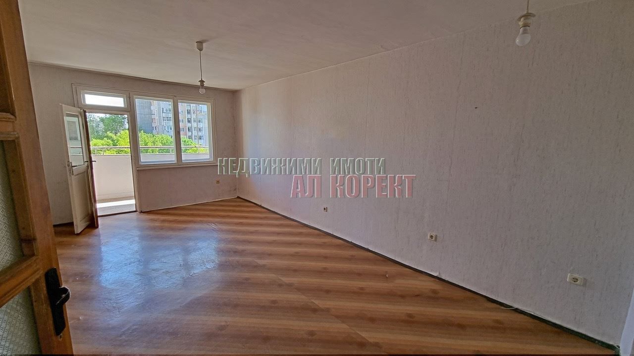 3-стаен тухлен апартамент с гараж , Варна-ХЕИ ,площ 125 кв. м.  цена