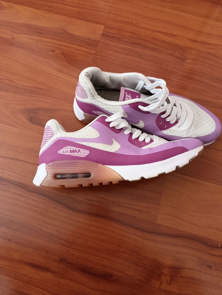 Маратонки Nike air max