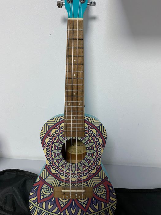 Vând Ukulele Bamboo