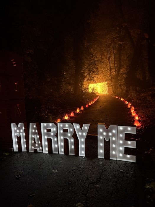 Светещи букви,надпис „ MARRY ME “