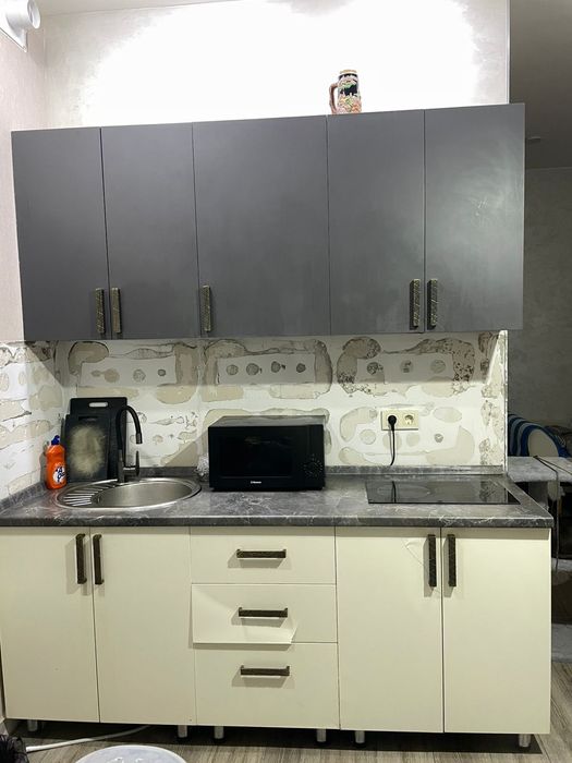 Бесплатно кухонный гарнитур б/у.