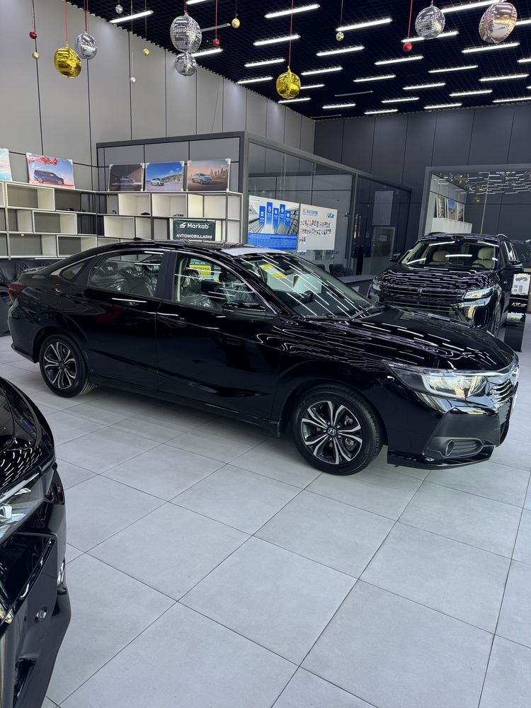 Honda crider 1 turbo mator oq qora ranglari bor