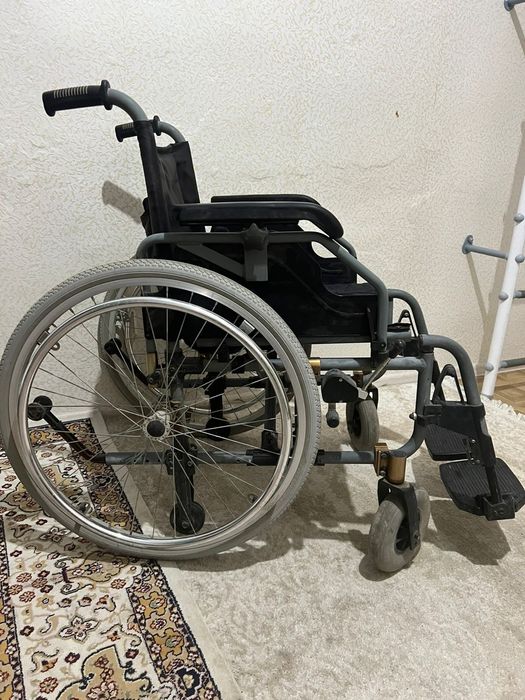 Инвалидная коляска