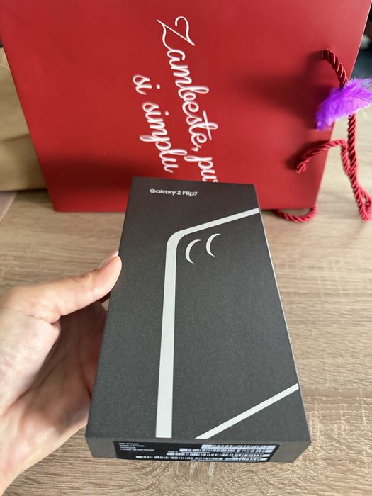 Samsung Galaxy Z Flip 7