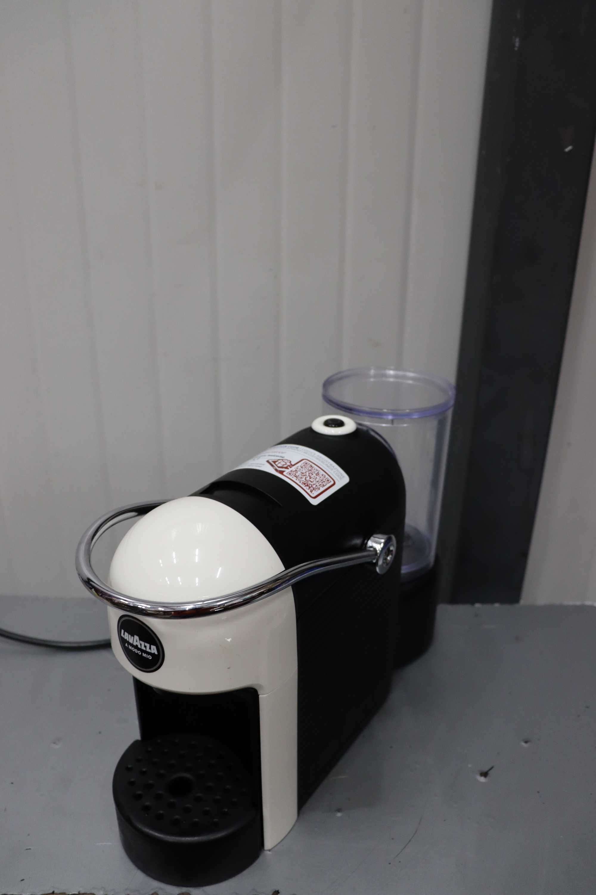 Lavazza A Modo Mio Jolie Capsule Кафемашина, Кафемашина, Бяла