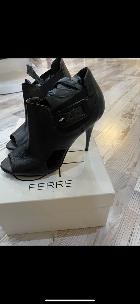 Дамски обувки GF FERRE