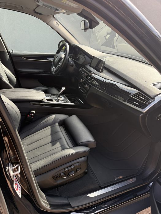 BMW X5 40D • 313CP • HUD, Night Vis • Suspensie pe aer, Carplay • 360