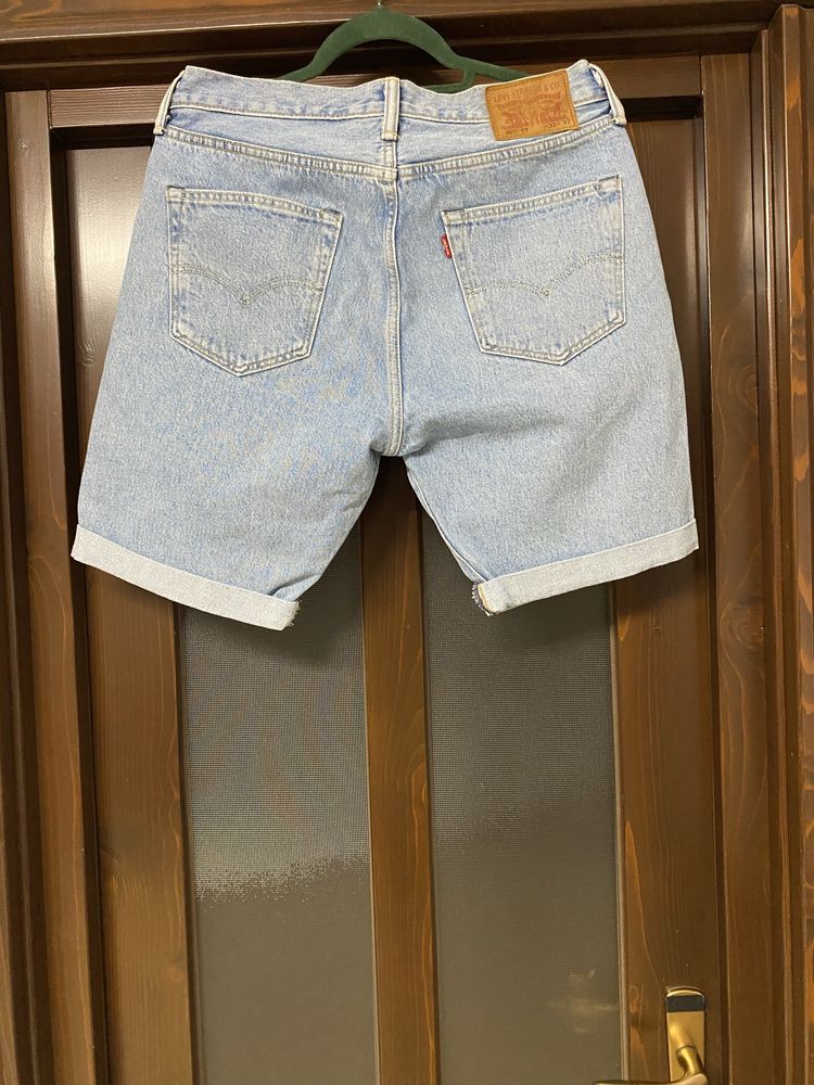 Pantaloni scurti Levis