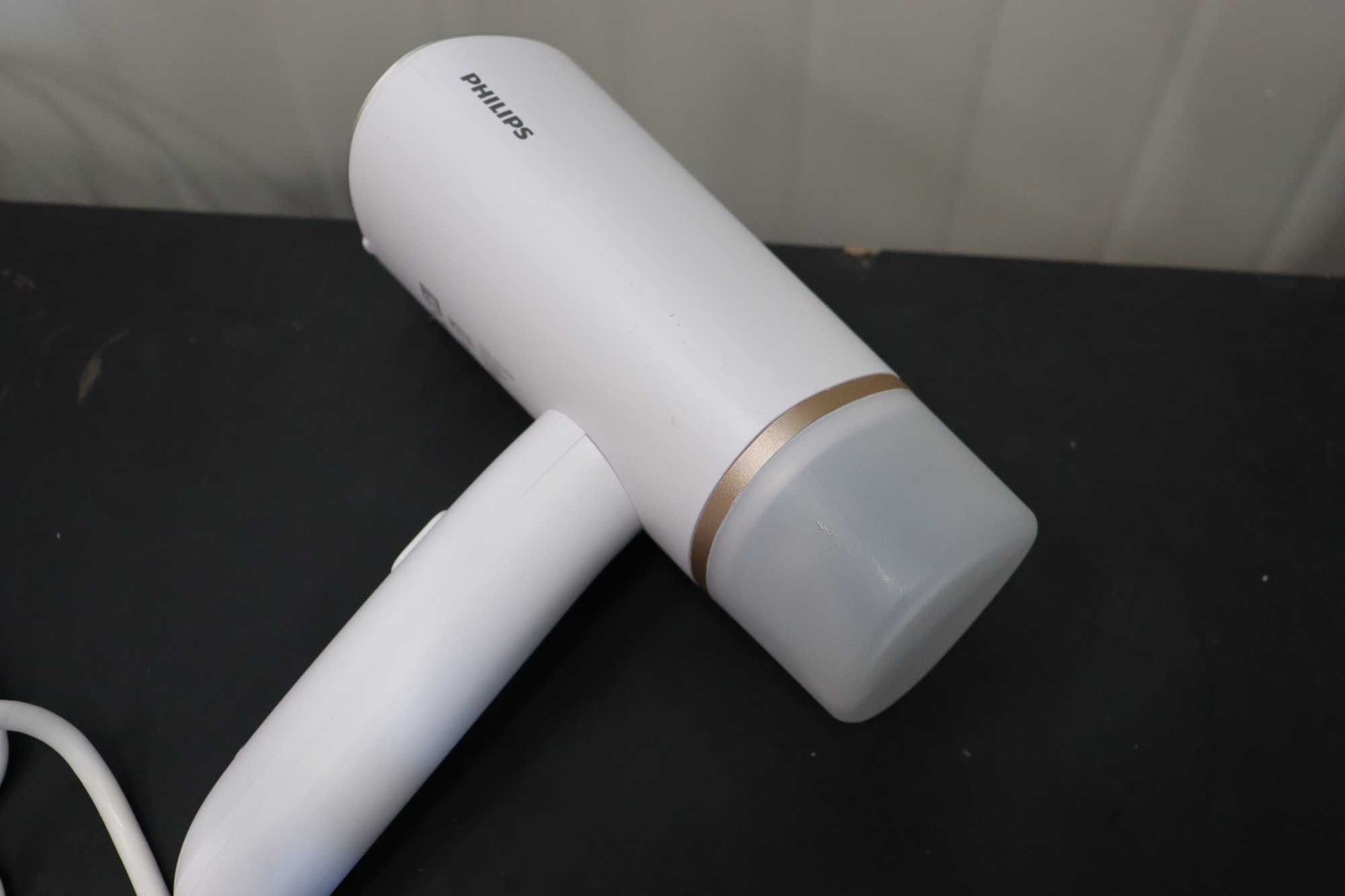 Уред за гладене с пара Philips STH3020/10, 120мл резервоар, 1000W
