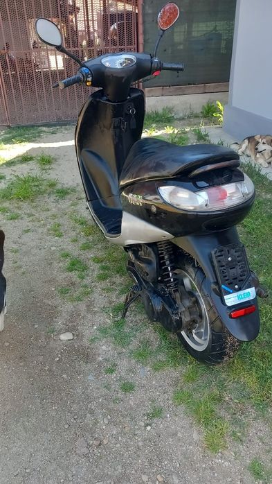 Vând scuter peugeot în stare foarte bună cu acte d
