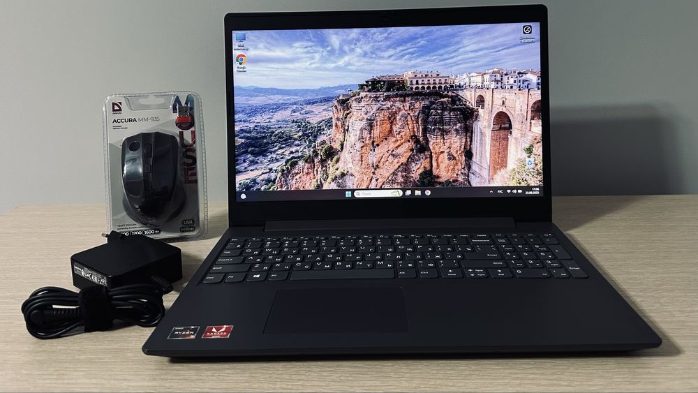 Новый ноутбук Lenovo Ryzen 3/8GB/SSD 256GB/HDD 1TB/VEGA 3 4GB
