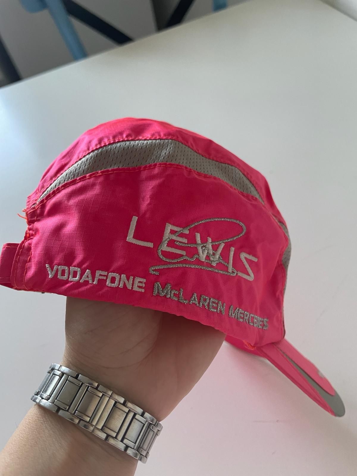 Vând șapcă Mercedes Lewis Hamilton