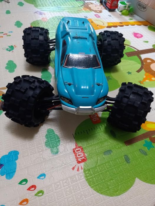 E revo 1/8 esc si motor nou