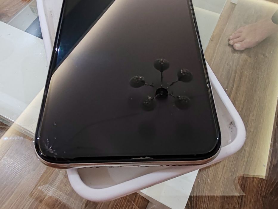 Продавам телефон iphone xs