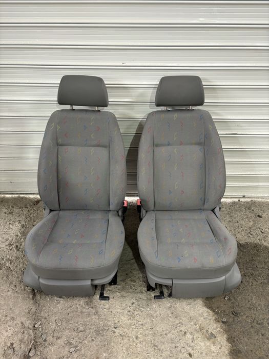 Vw Caddy седалки