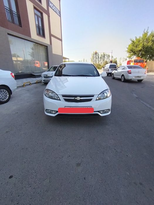 Lacetti srochna sotiladi!!! 8700$