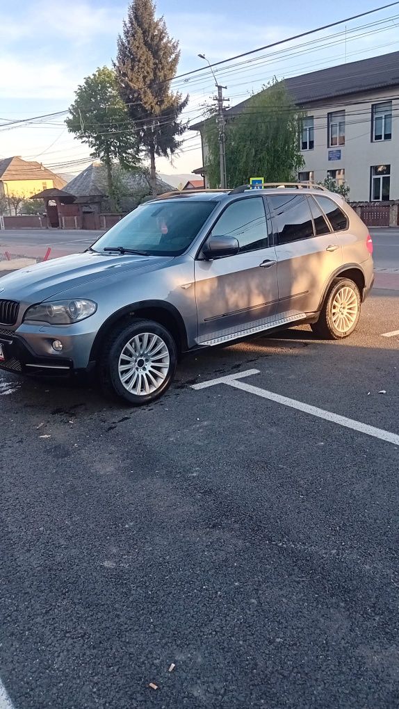 BMW x 5 se oferă certificat fiscal pe loc