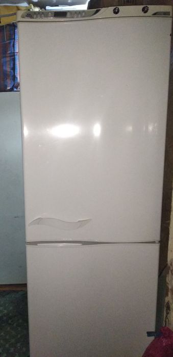 Продам холодильник морозильник