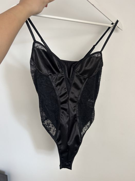 Черно дантелено боди