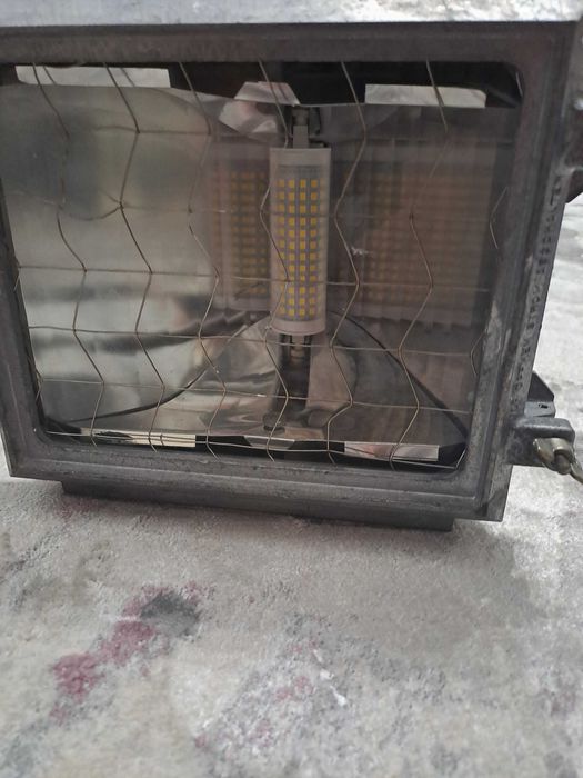 Lampa cu led pentru constructii 3000 Lumens 20W echivalent 177W