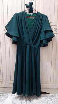 Платье зелёное подойдет на 46 48 размер