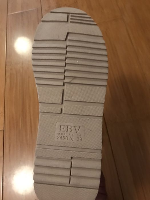 Ghete tip ugg culoare grej, foarte comode, calitate superioara