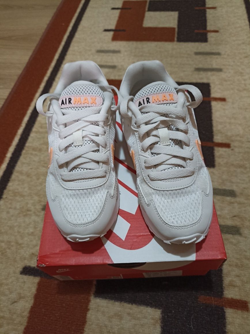 Детски маратонки Nike air max court borough 33 номер