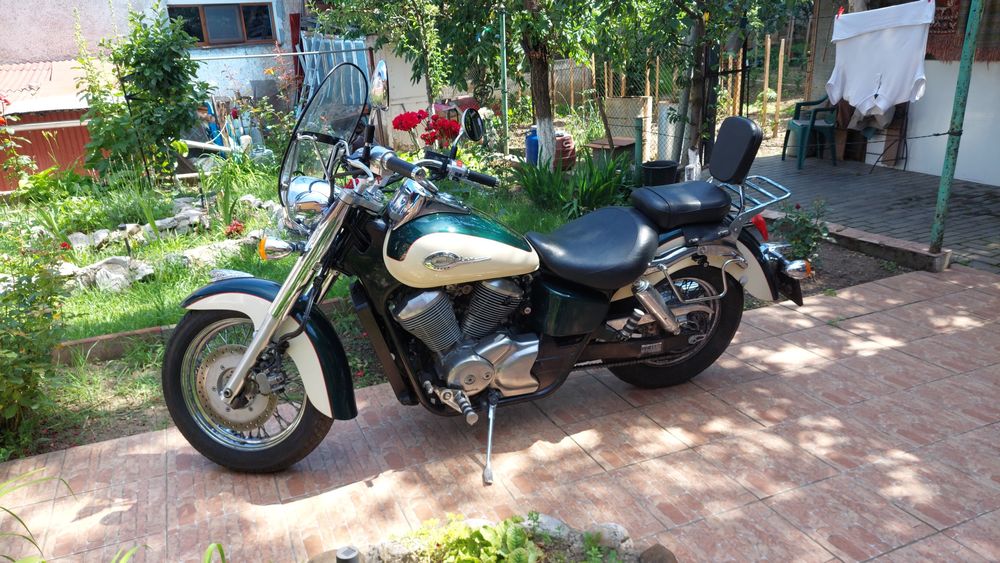 Vând Honda Shadow 750 American Edition