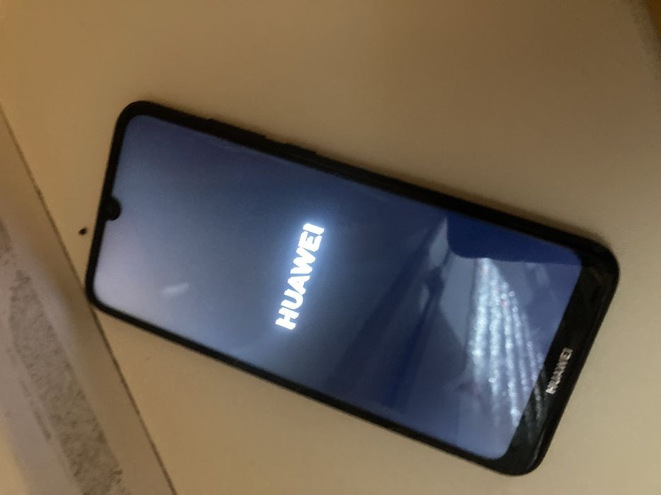 срочно продам Huawei Y6