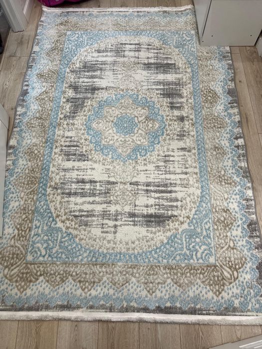 Срочно Продам ковер в отличном состояние