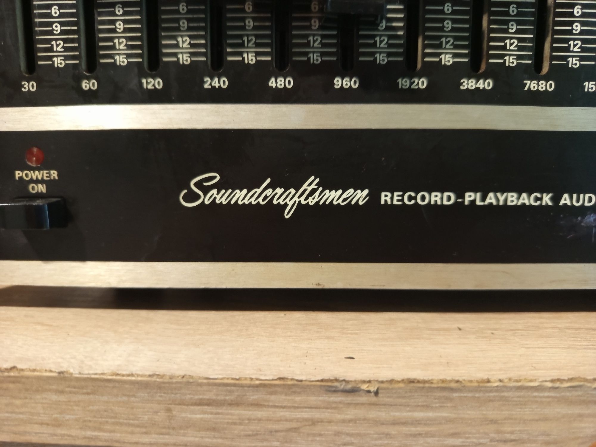 Еквалайзер "Soundcraftsmen"RP 2215R