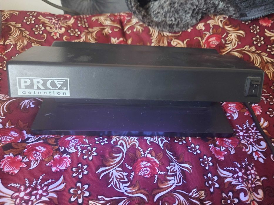 Детектор валют PRO 12 проверки подлинности банкнот