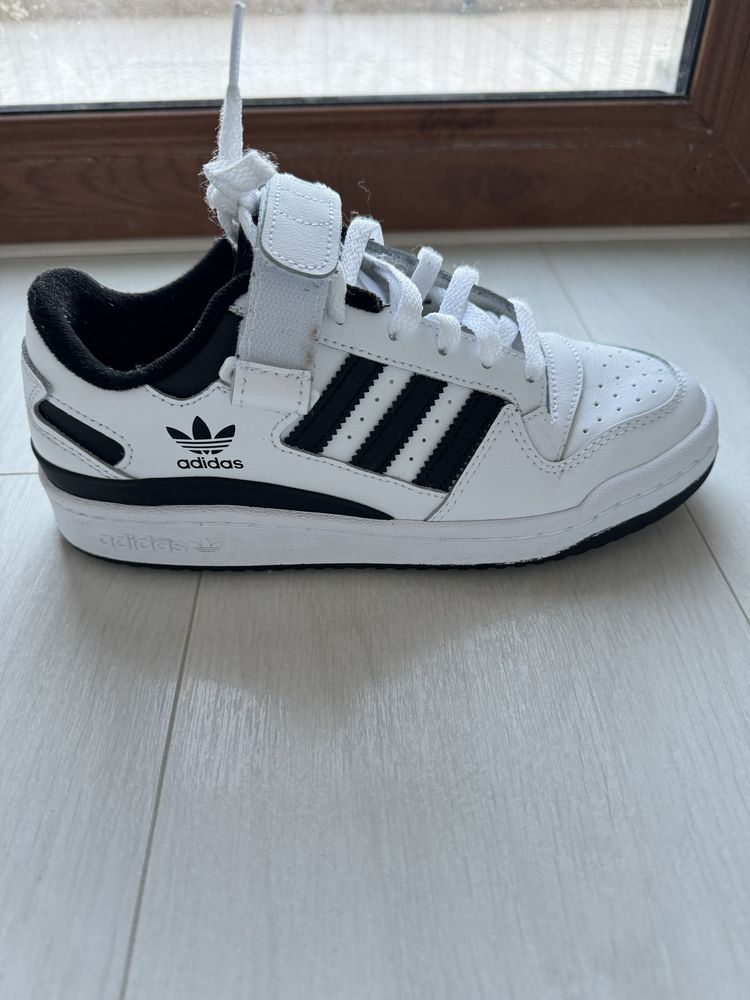 Маратонки Adidas