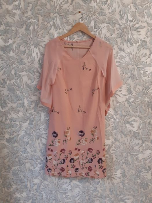 Платья новые, распродажа.