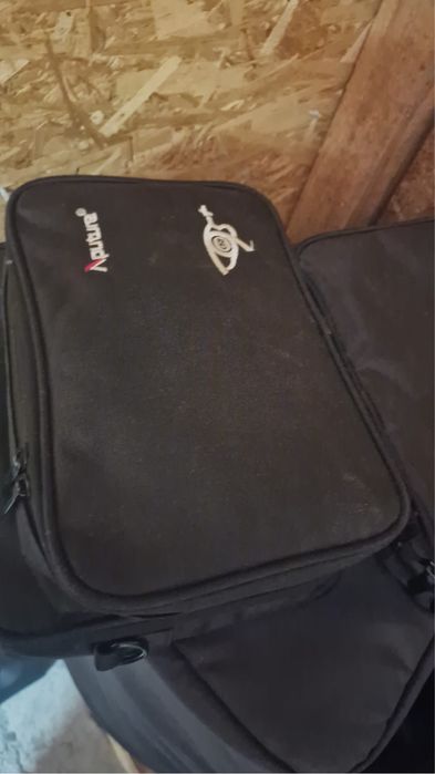 Vand 2 Lampi LED Aputure + 4 Acumulatori