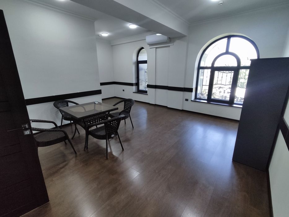 Арендана 7 этаже 30м² на Ц1 в бизнес центре.