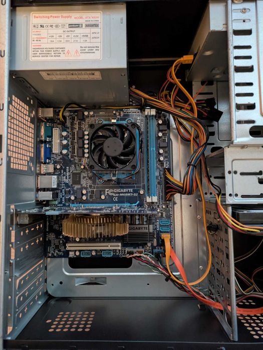 PC retro gaming Windows XP, AMD Sempron, geForce GT 520, dezm