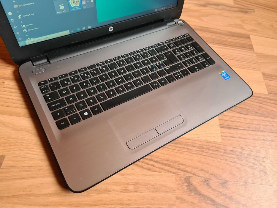 Laptop Slim HP 15" Full HD, i3-5005u, 6 GB Ram, SSD 1280 GB bateria 3h