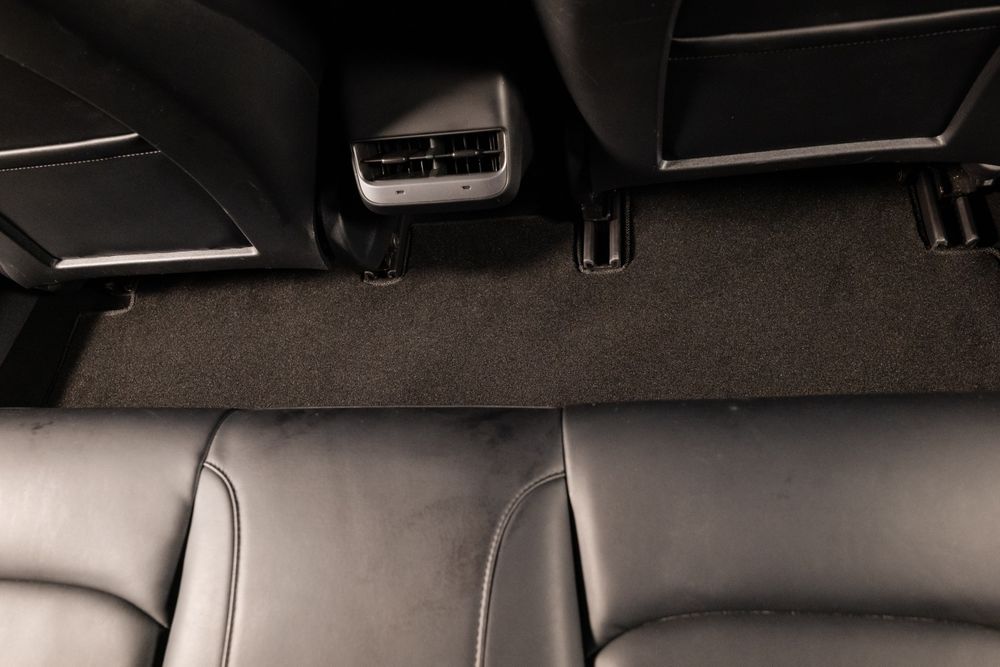 TESLA -  Covorașe auto. Preșuri auto fabricate în România !