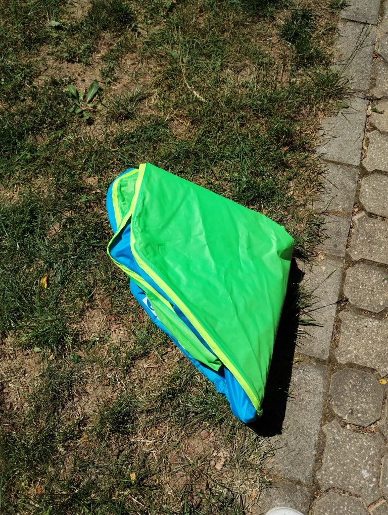 Продавам басейн за дете,който не се надува