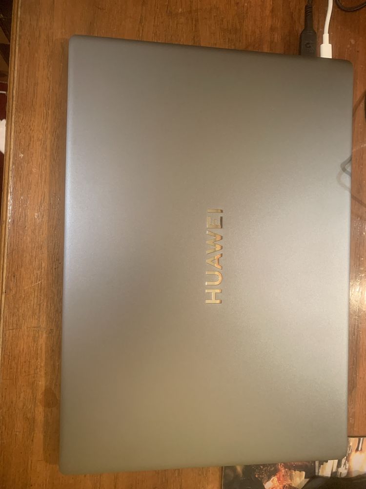Продаю новый ноутбук Huawei Matebook D16