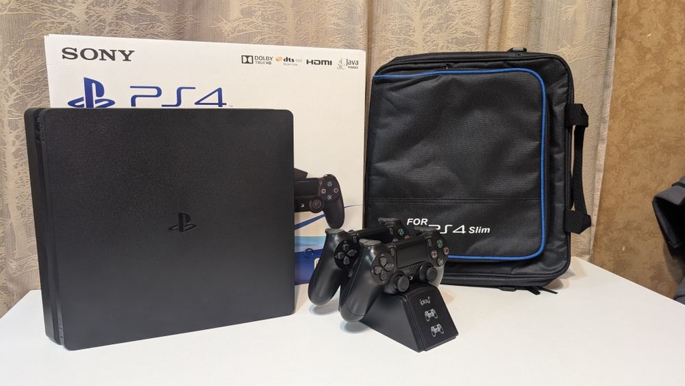 Playstation 4 slim 1TB Новый