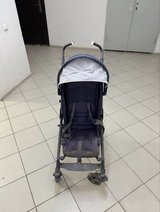 Срочно продаю детскую коляску Chicco