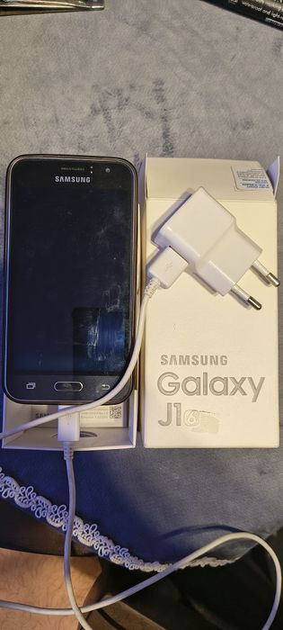 Vând Samsung Galaxy J1