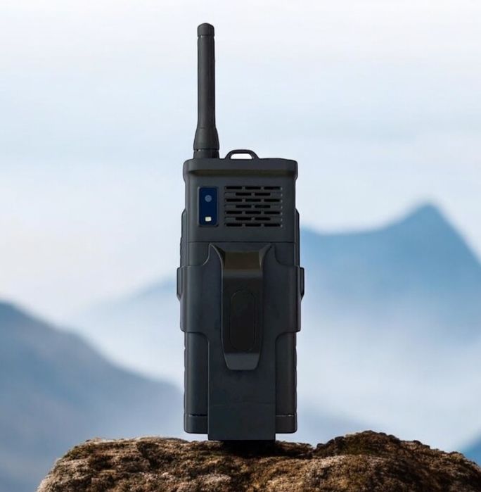 Абсалютно новый телефон Танк SQ7700