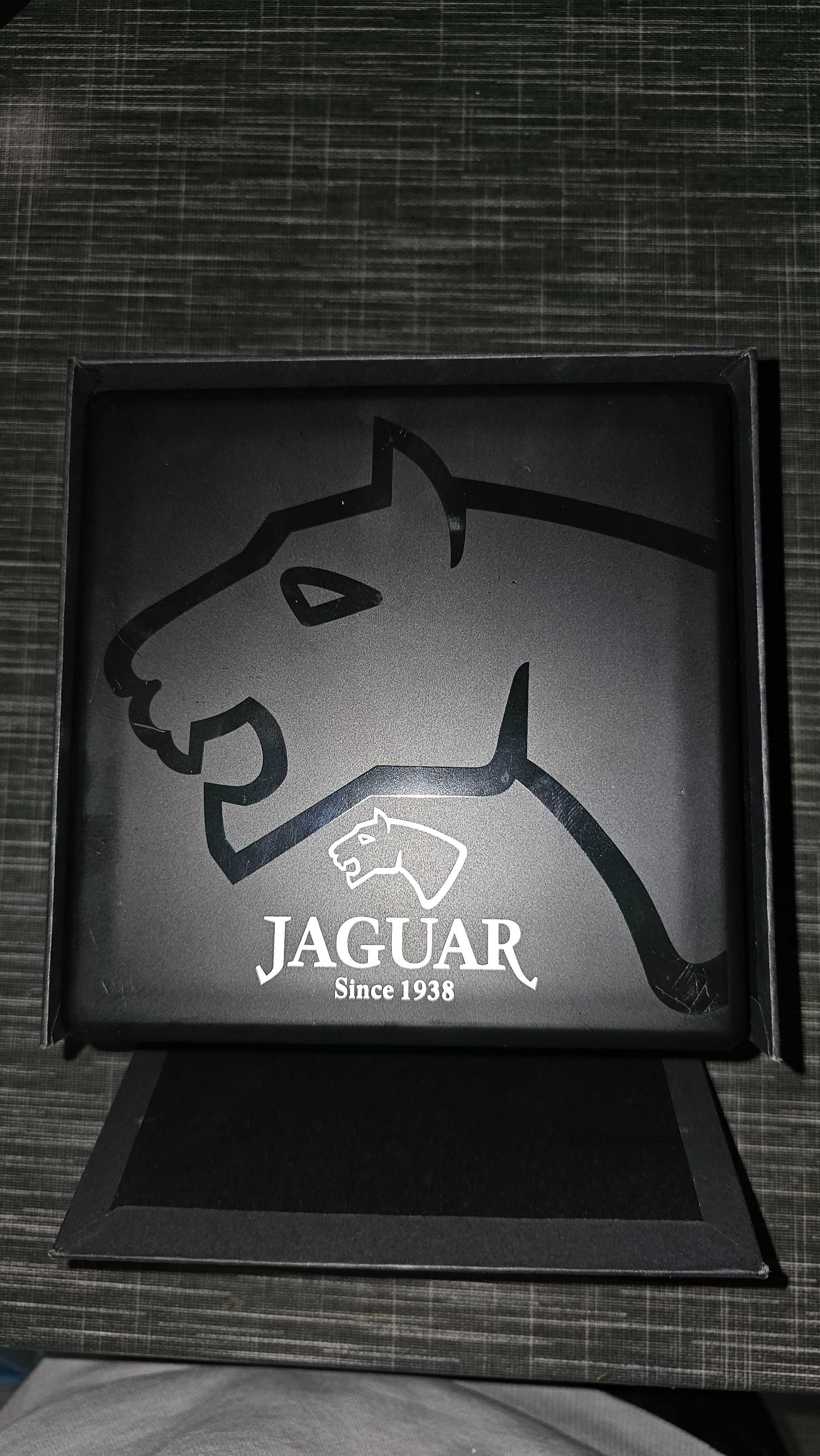 Часовник Jaguar swiss made